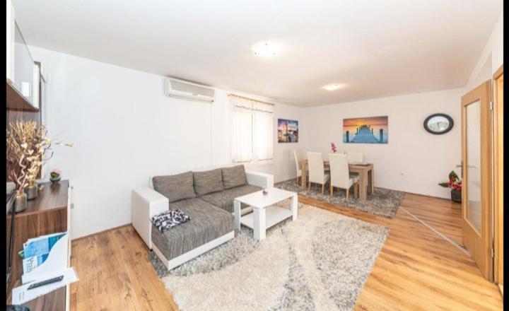 Apartman Marinovic Kaštela Εξωτερικό φωτογραφία